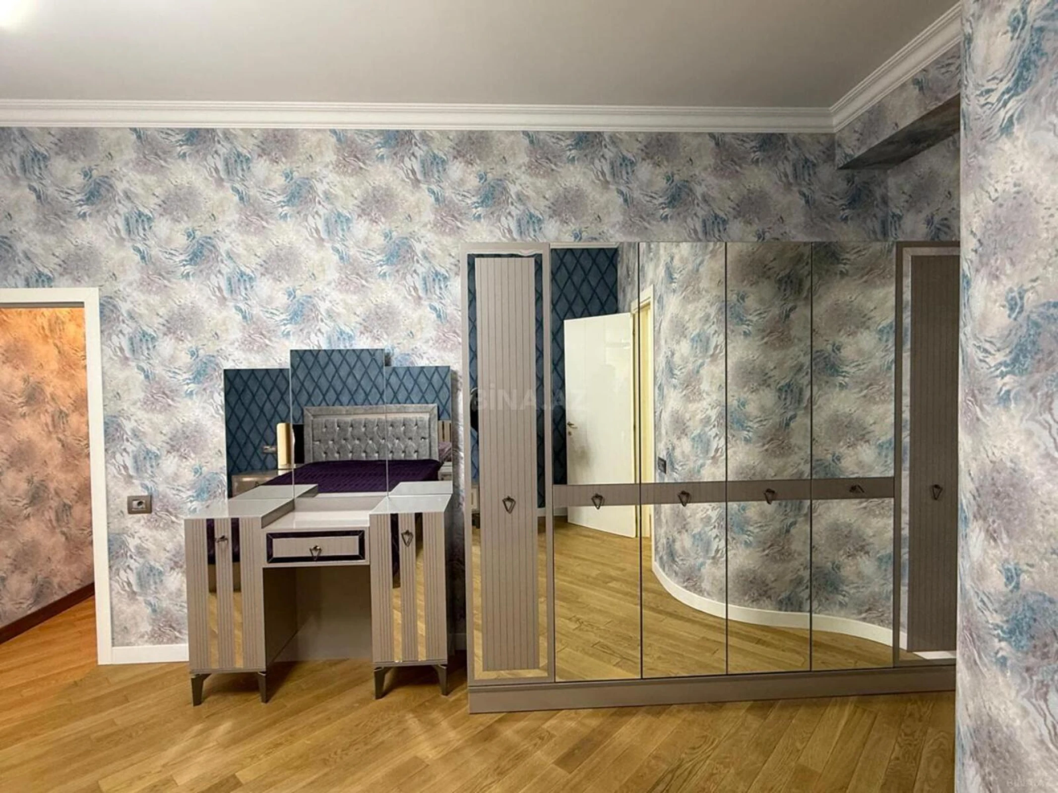 Kirayə verilir 2 otaqlı mənzil 100 m²