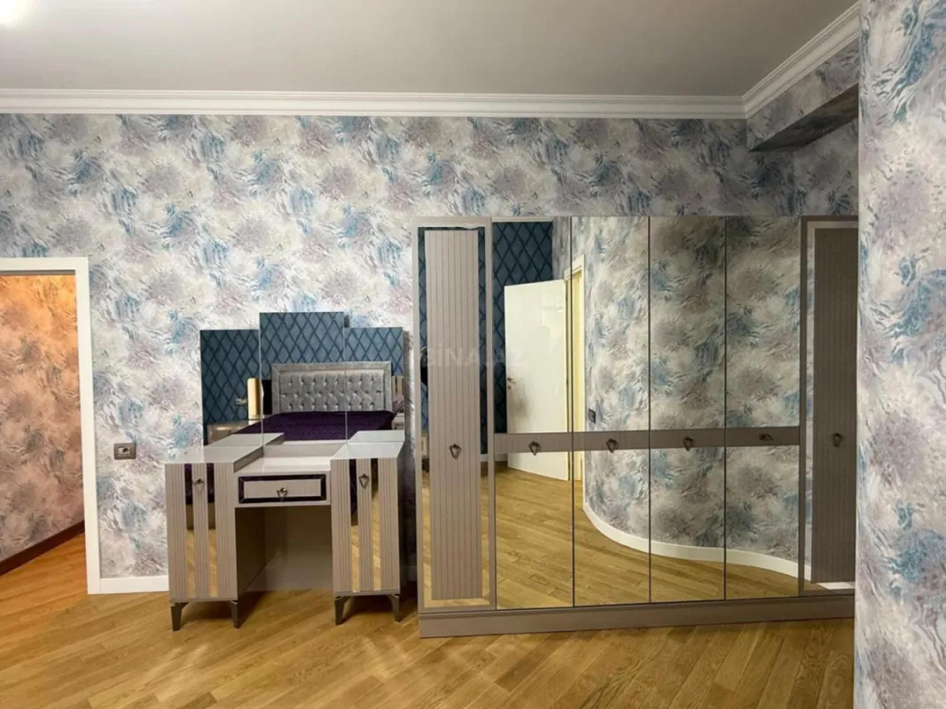 Kirayə verilir 2 otaqlı mənzil 100 m²