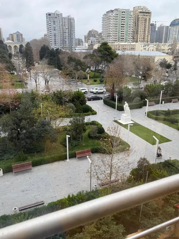 Kirayə verilir 2 otaqlı mənzil 100 m²