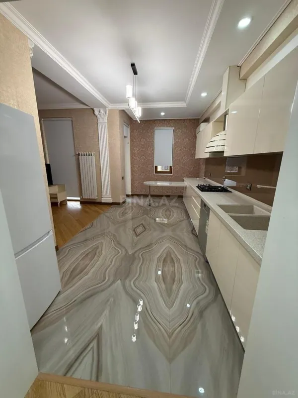 Kirayə verilir 2 otaqlı mənzil 100 m²