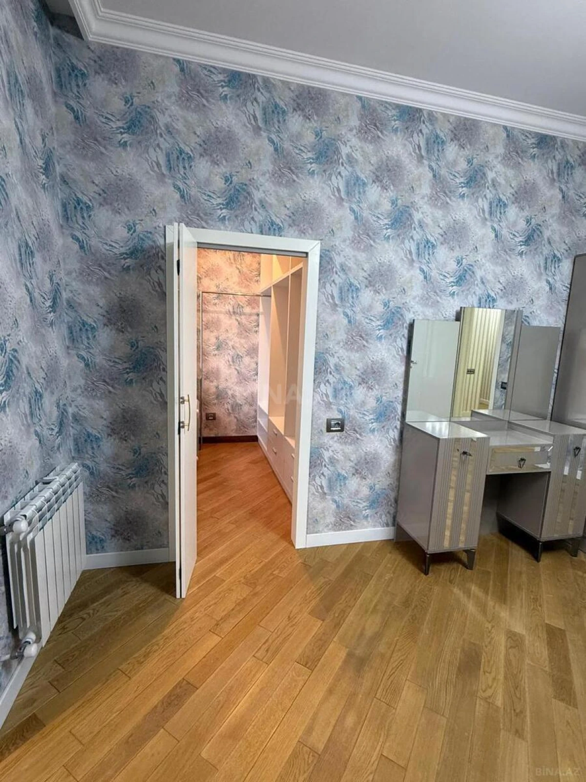 Kirayə verilir 2 otaqlı mənzil 100 m²