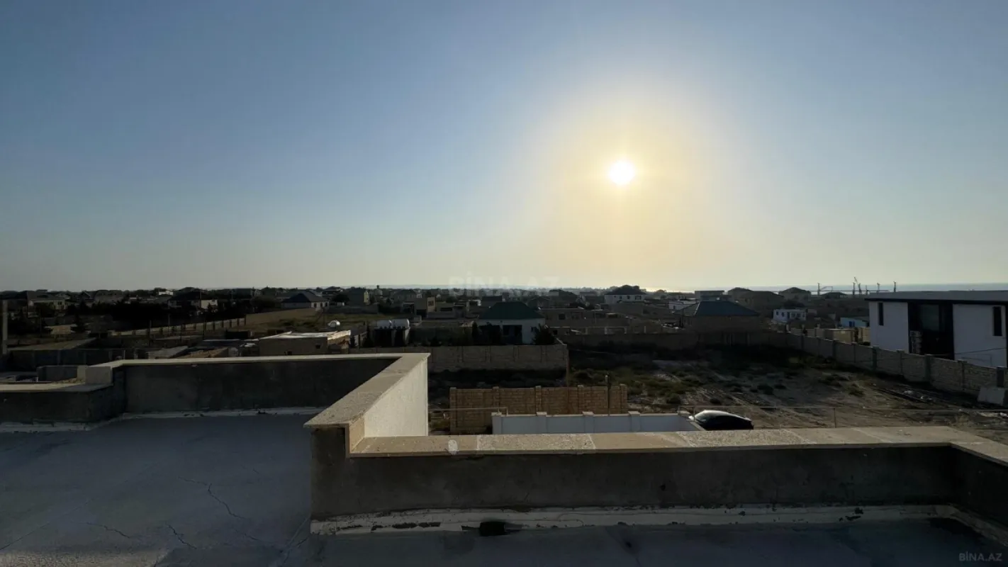 Satılır 5 otaqlı həyət evi 200 m²