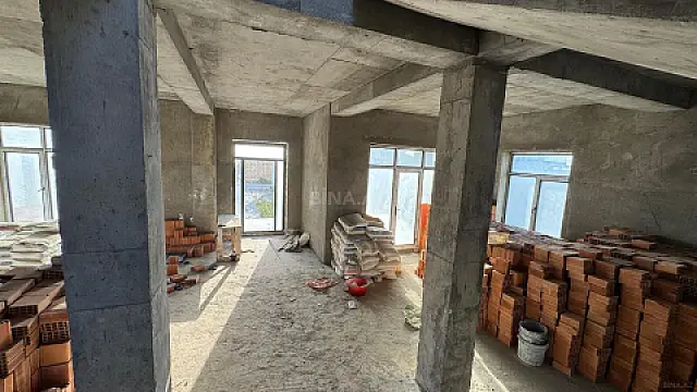Satılır 5 otaqlı həyət evi 200 m²