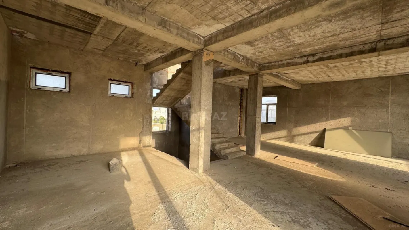 Satılır 5 otaqlı həyət evi 200 m²