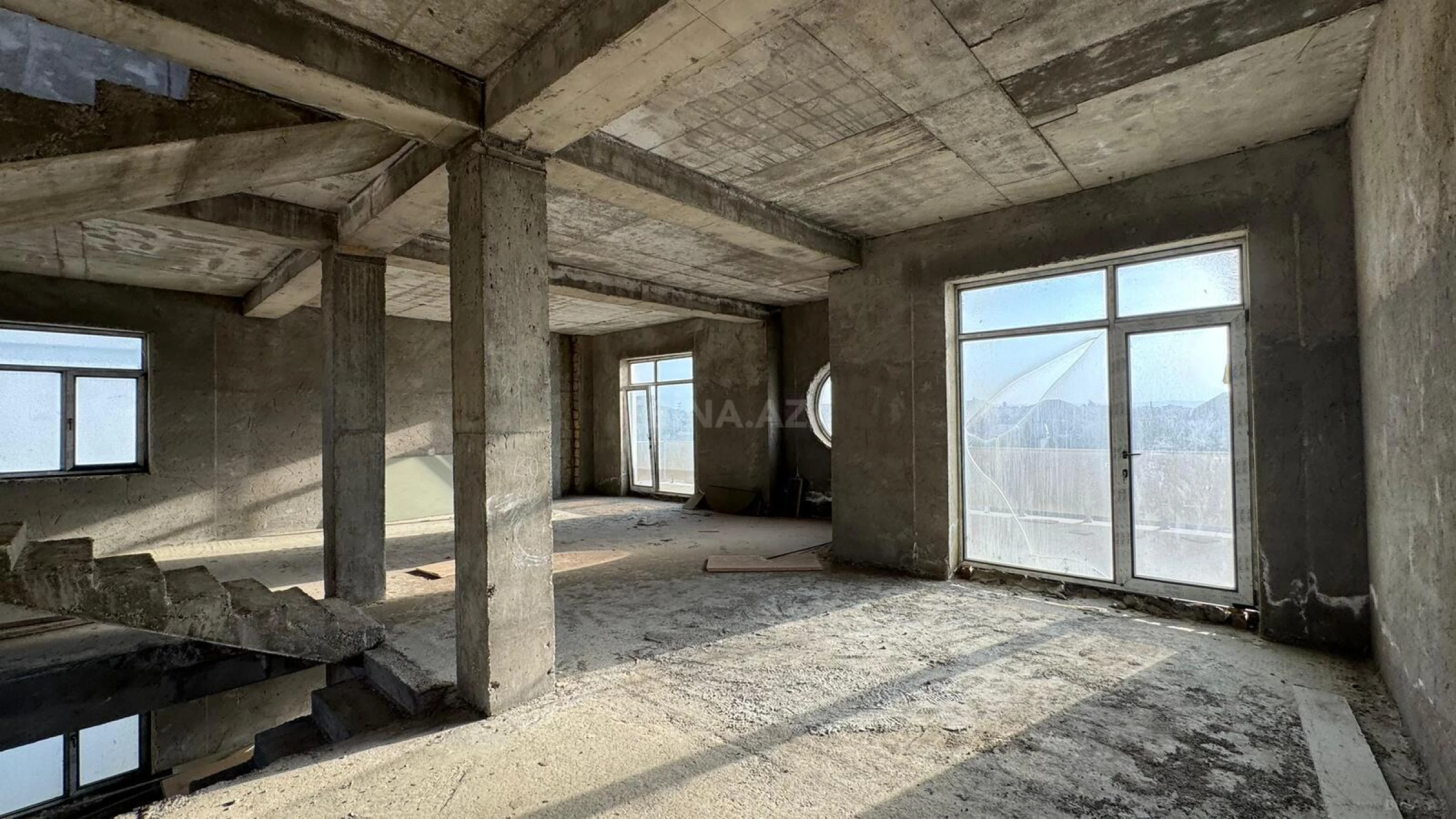 Satılır 5 otaqlı həyət evi 200 m²