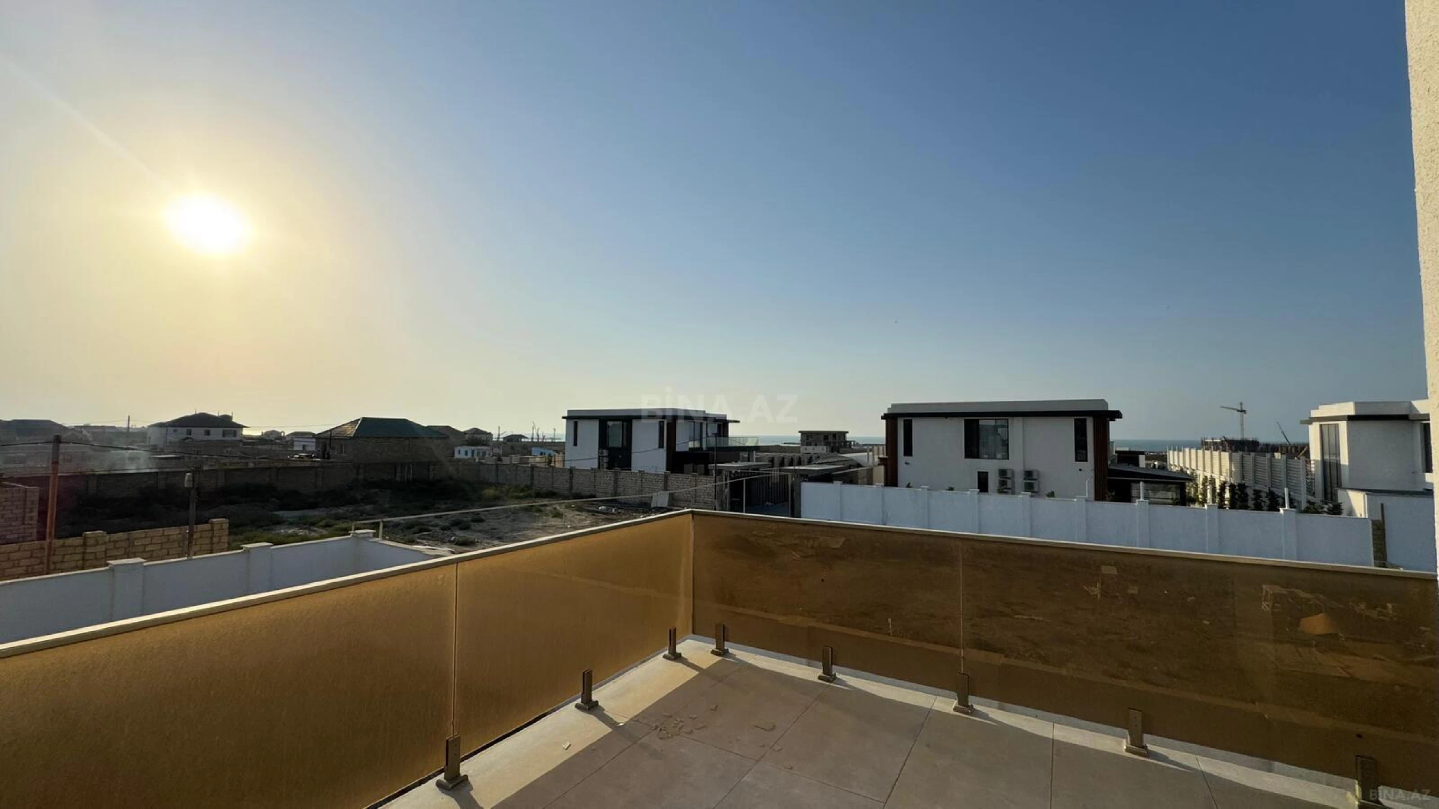 Satılır 5 otaqlı həyət evi 200 m²