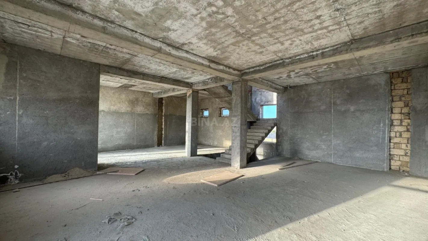 Satılır 5 otaqlı həyət evi 200 m²