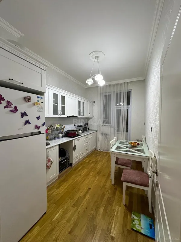 Satılır 2 otaqlı mənzil 62 m²