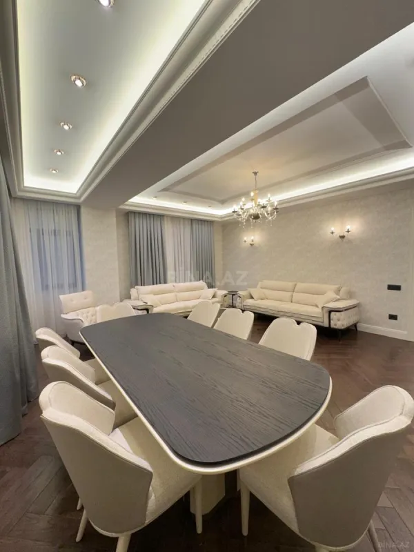 Satılır 3 otaqlı mənzil 134 m²