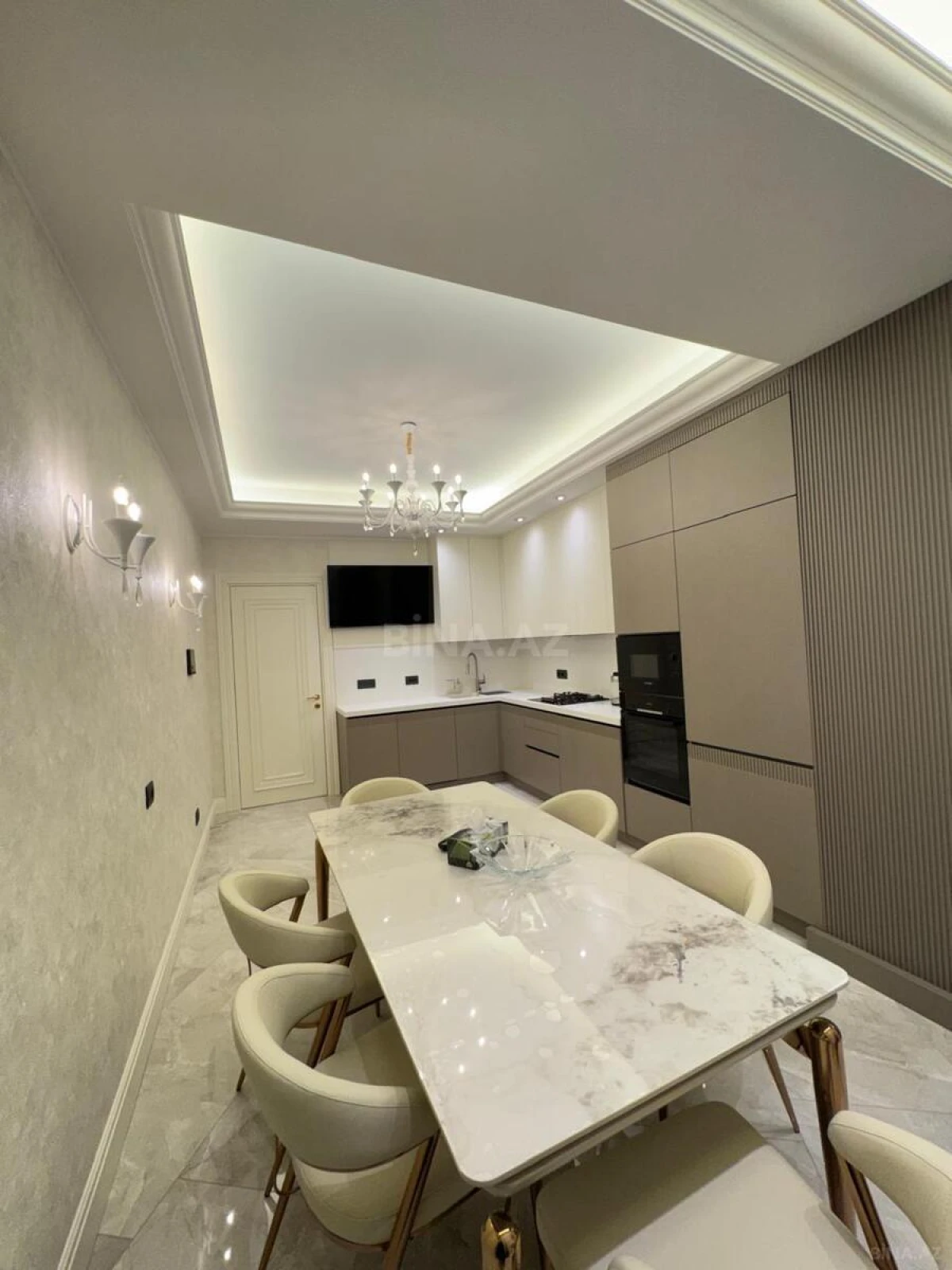 Satılır 3 otaqlı mənzil 134 m²
