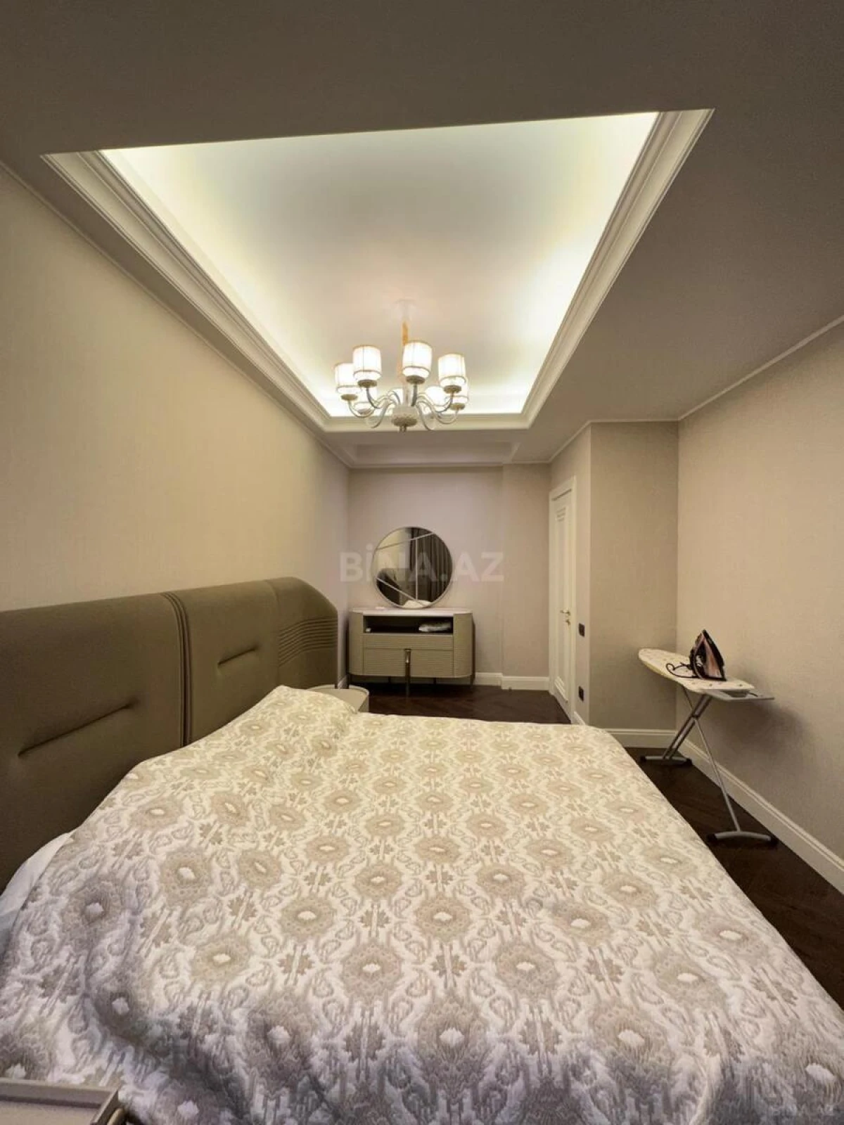 Satılır 3 otaqlı mənzil 134 m²