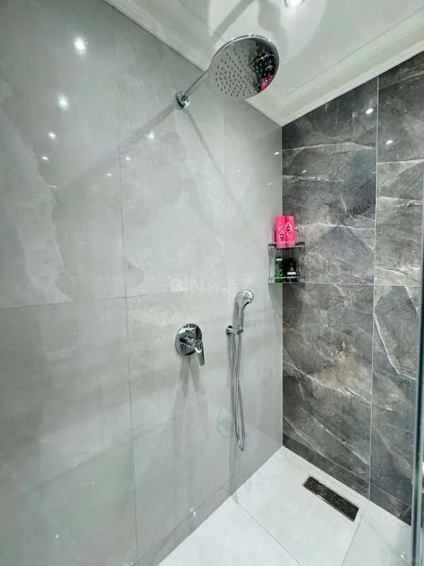 Satılır 3 otaqlı mənzil 134 m²