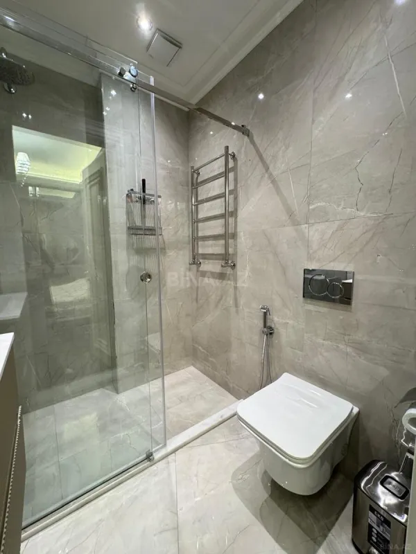 Satılır 3 otaqlı mənzil 134 m²