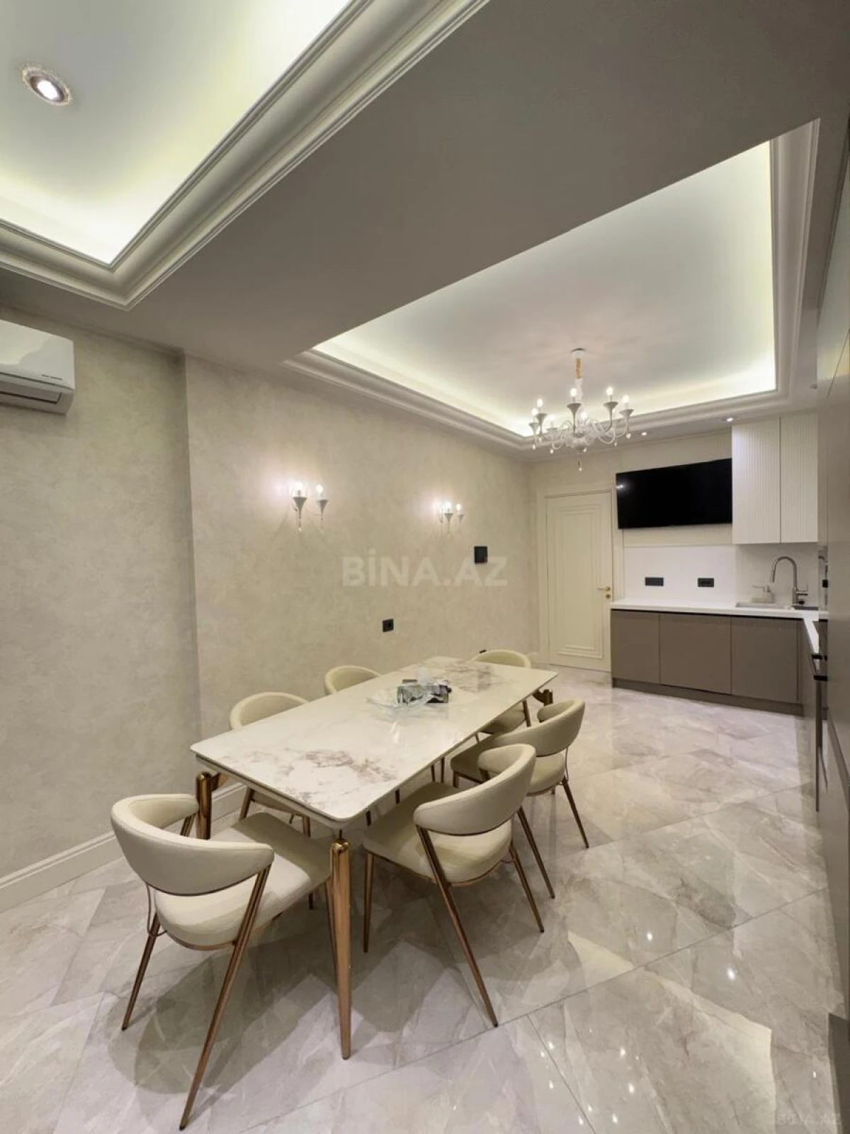 Satılır 3 otaqlı mənzil 134 m²