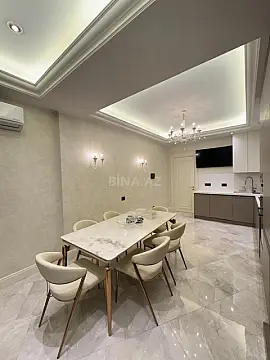 Satılır 3 otaqlı mənzil 134 m²