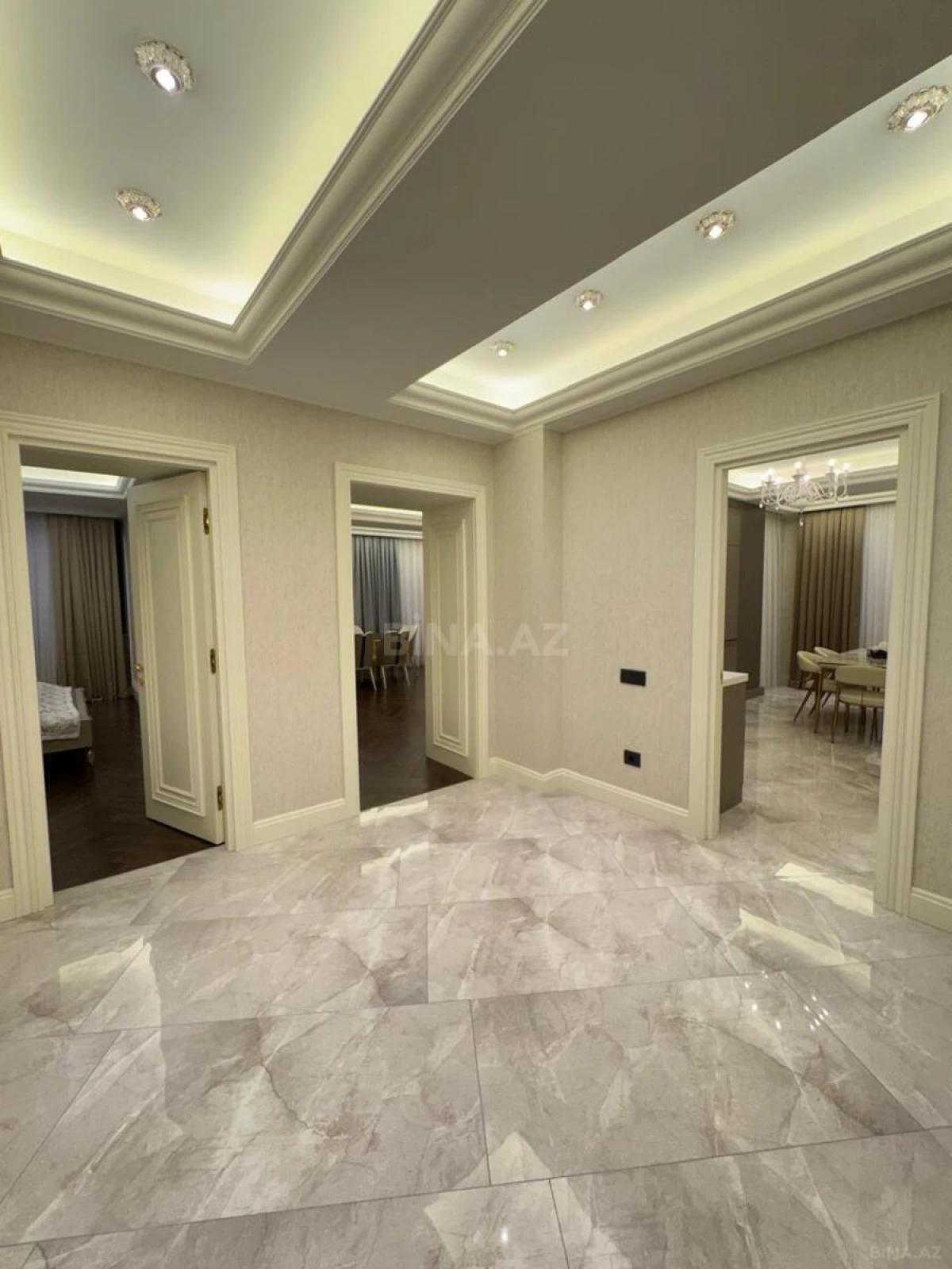 Satılır 3 otaqlı mənzil 134 m²