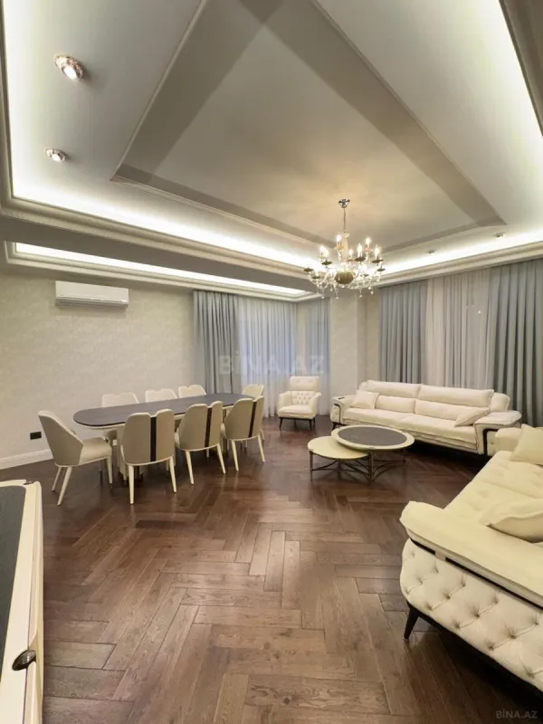 Satılır 3 otaqlı mənzil 134 m²
