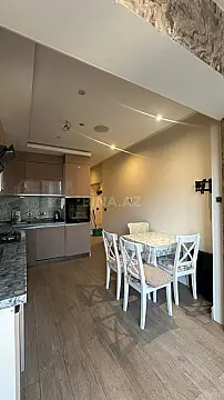 Kirayə verilir 2 otaqlı mənzil 75 m²