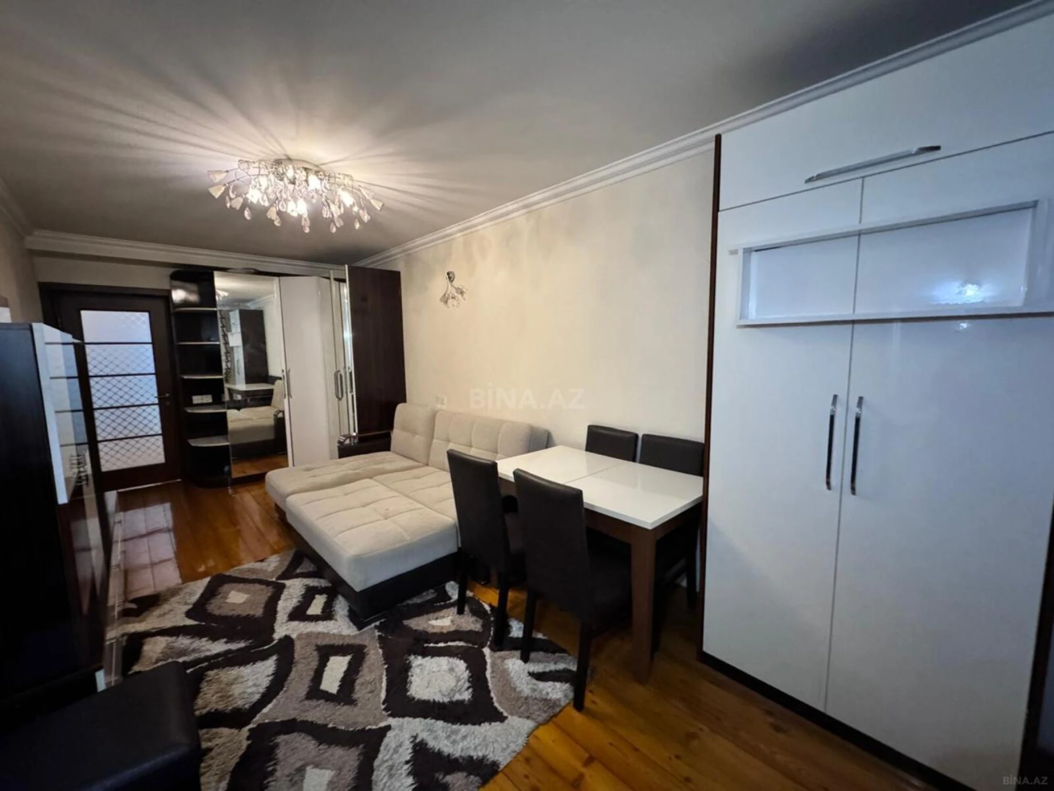 Satılır 1 otaqlı mənzil 45 m²