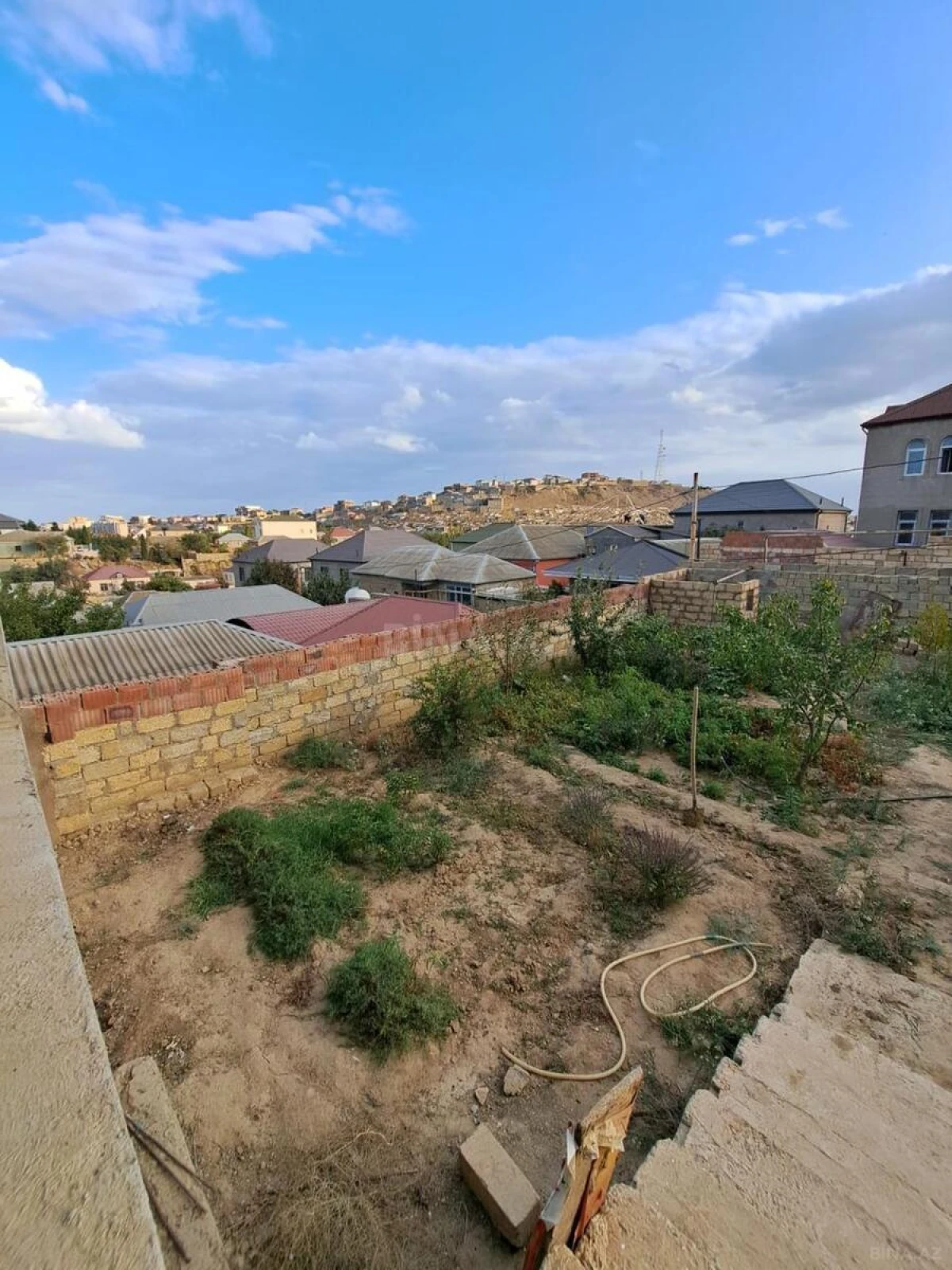 Satılır 5 otaqlı həyət evi 253.4 m²