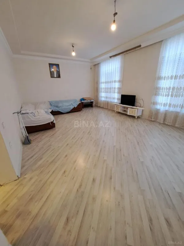 Satılır 5 otaqlı həyət evi 253.4 m²