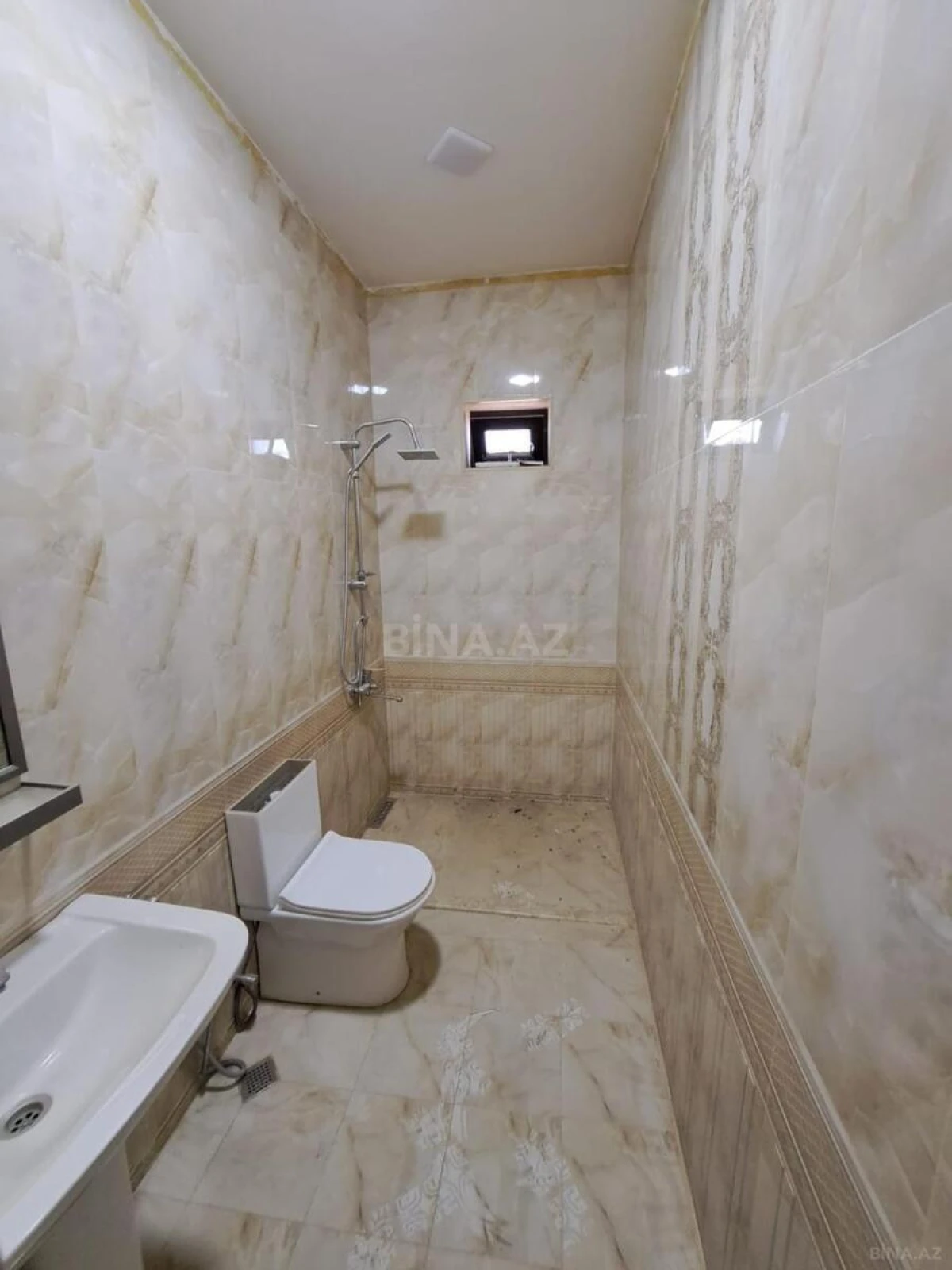 Satılır 5 otaqlı həyət evi 253.4 m²