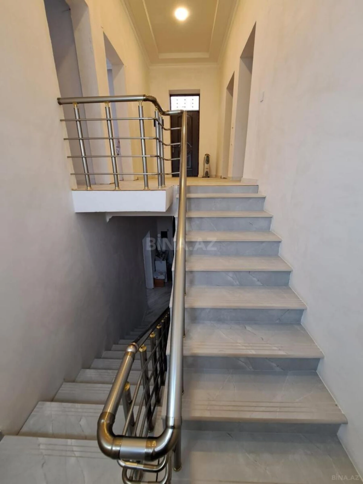 Satılır 5 otaqlı həyət evi 253.4 m²