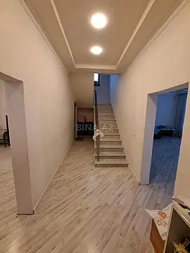 Satılır 5 otaqlı həyət evi 253.4 m²