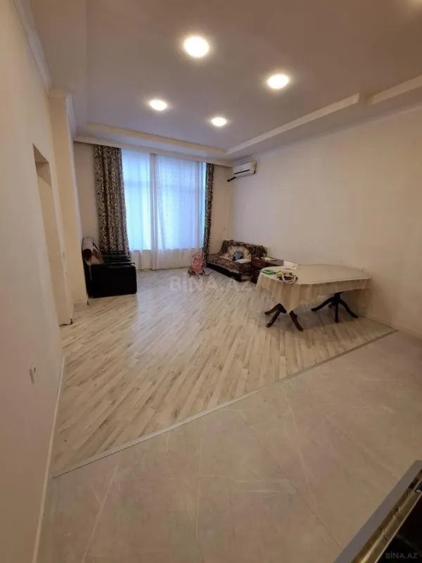 Satılır 5 otaqlı həyət evi 253.4 m²