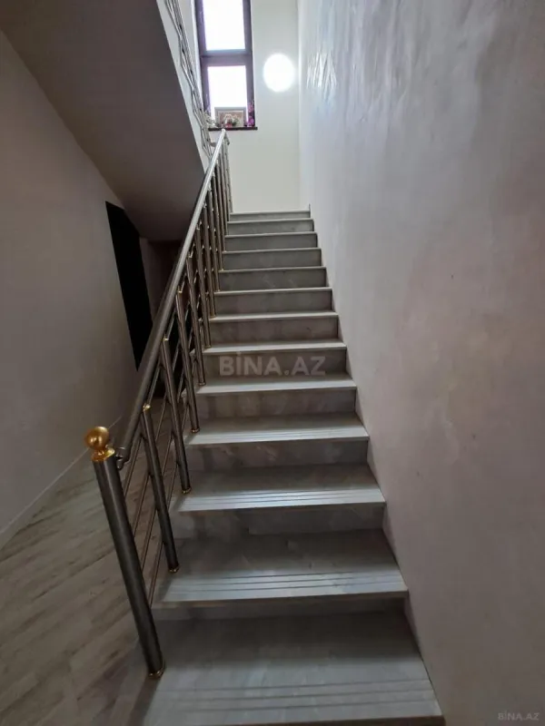 Satılır 5 otaqlı həyət evi 253.4 m²