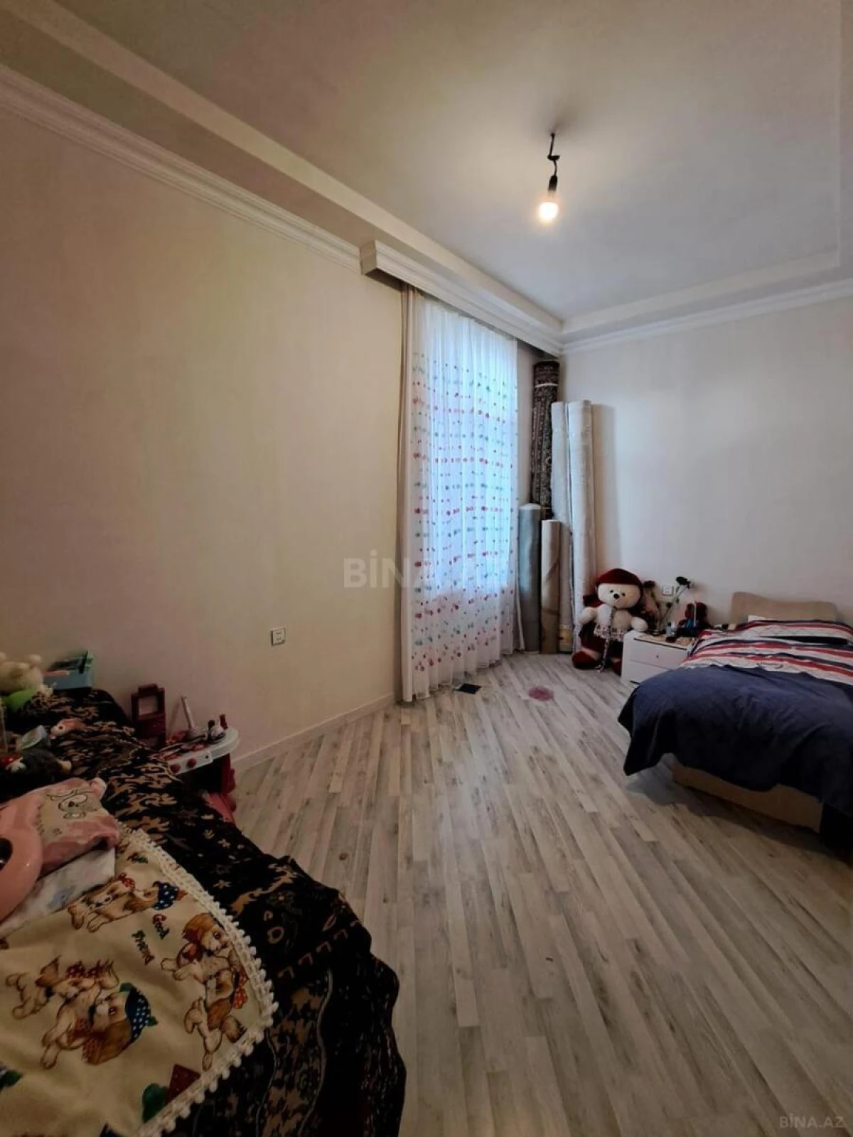 Satılır 5 otaqlı həyət evi 253.4 m²