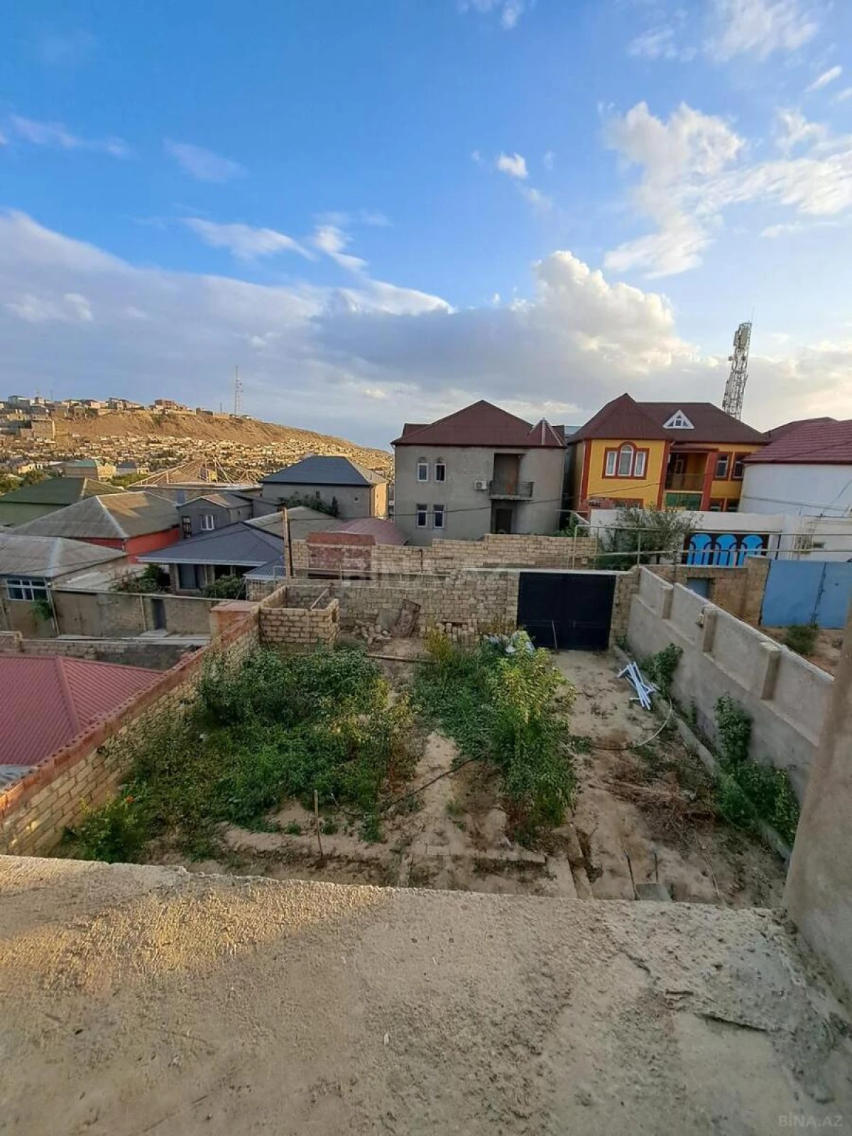 Satılır 5 otaqlı həyət evi 253.4 m²