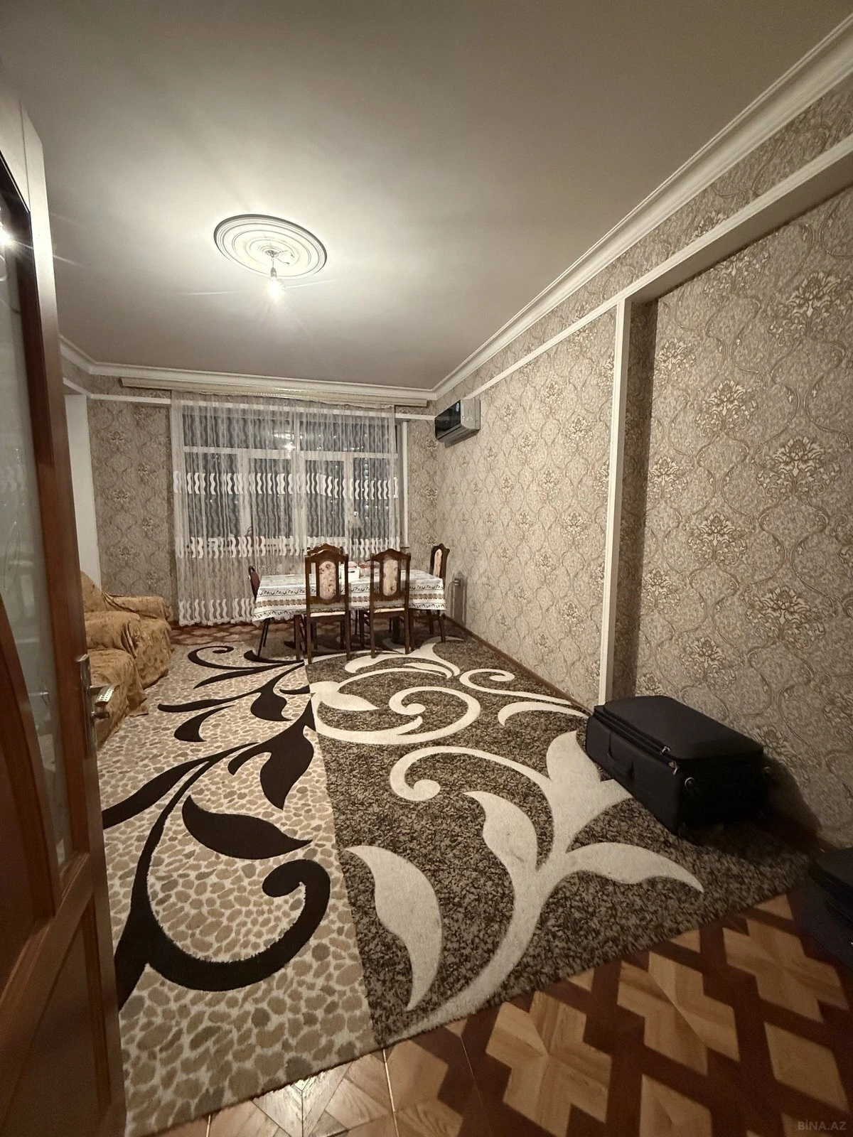 Satılır 2 otaqlı mənzil 75 m²