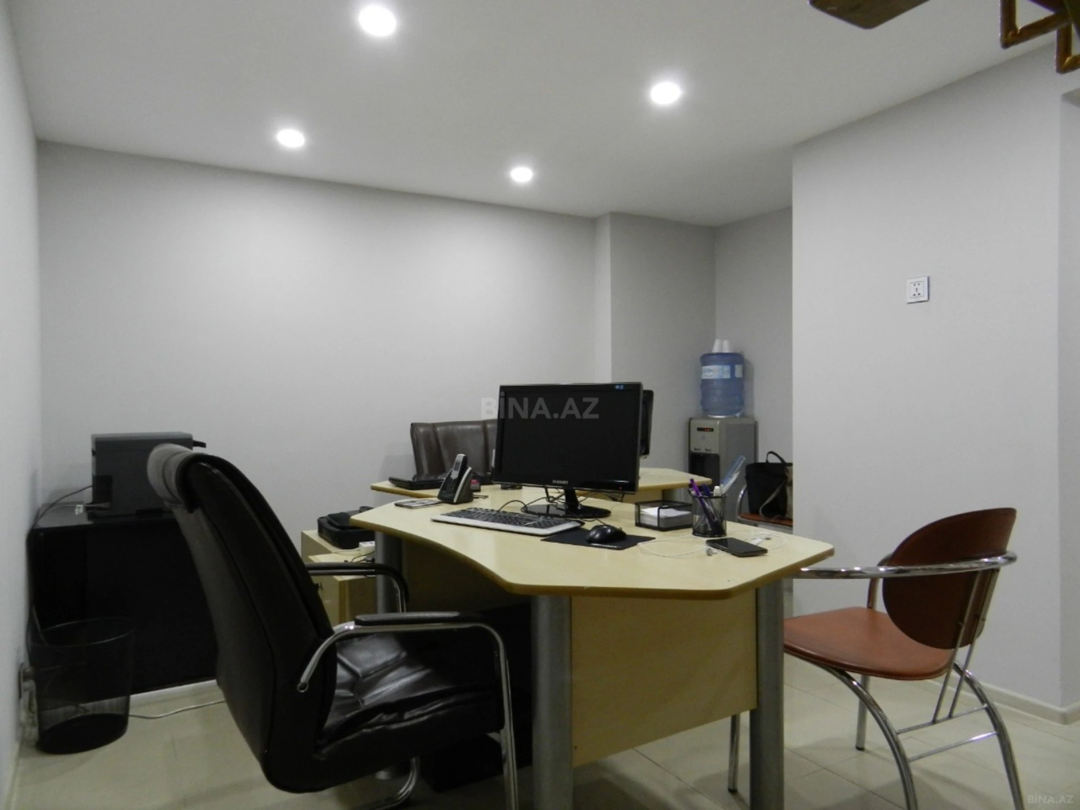 Kirayə verilir 3 otaqlı ofis 60 m²