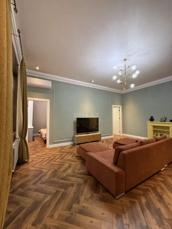 Satılır 3 otaqlı mənzil 105 m²