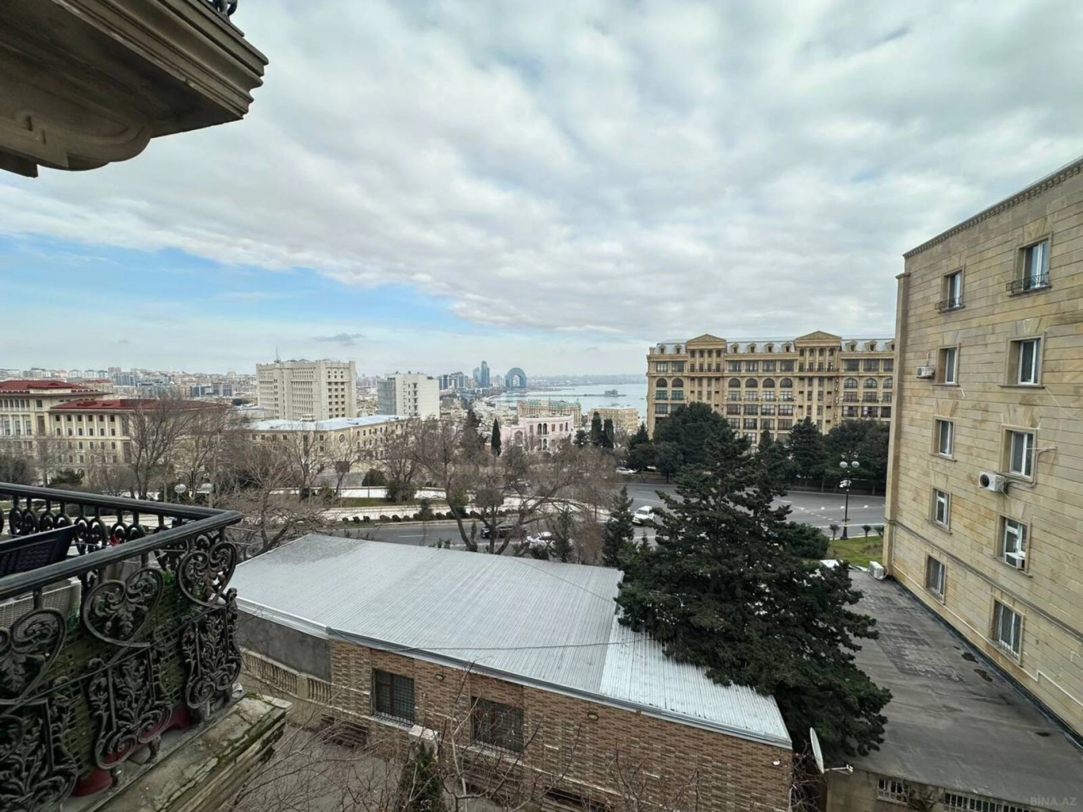 Satılır 2 otaqlı mənzil 55 m²