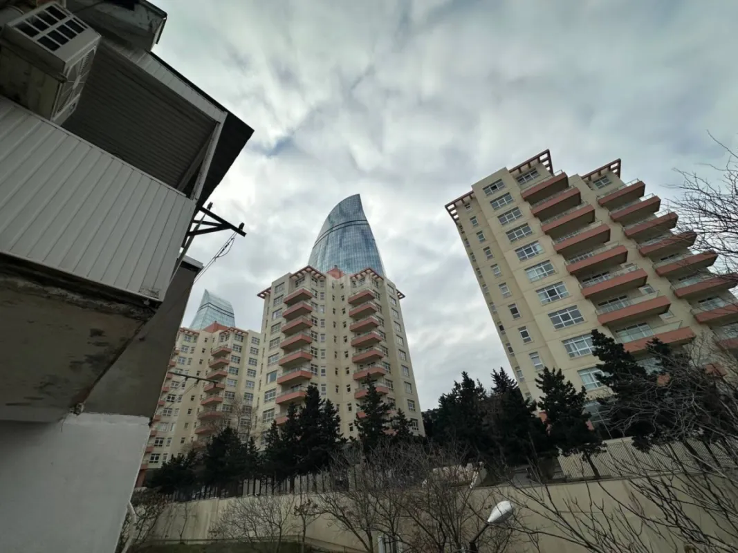 Satılır 2 otaqlı mənzil 55 m²