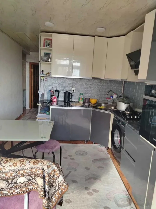 Satılır 4 otaqlı mənzil 100 m²
