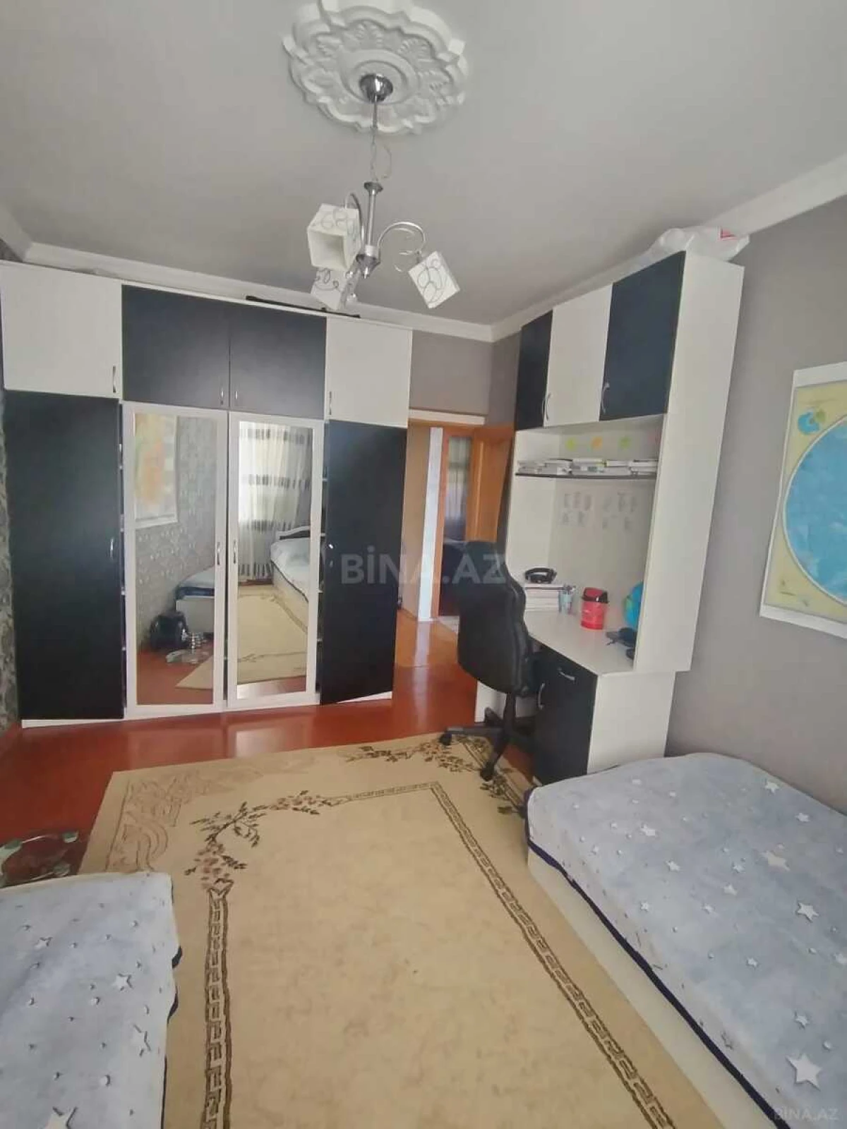 Satılır 4 otaqlı mənzil 100 m²