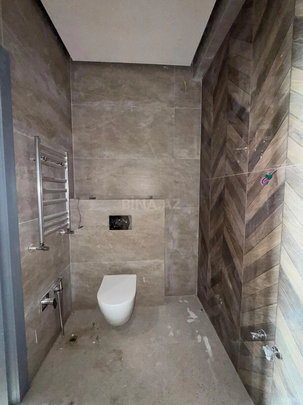 Satılır 4 otaqlı mənzil 100 m²