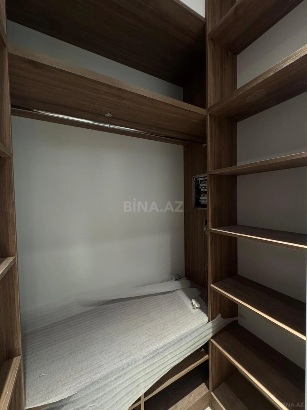 Satılır 4 otaqlı mənzil 100 m²