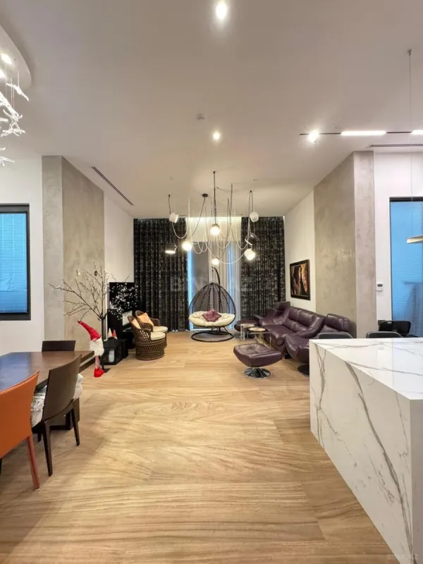 Satılır 5 otaqlı həyət evi 400 m²
