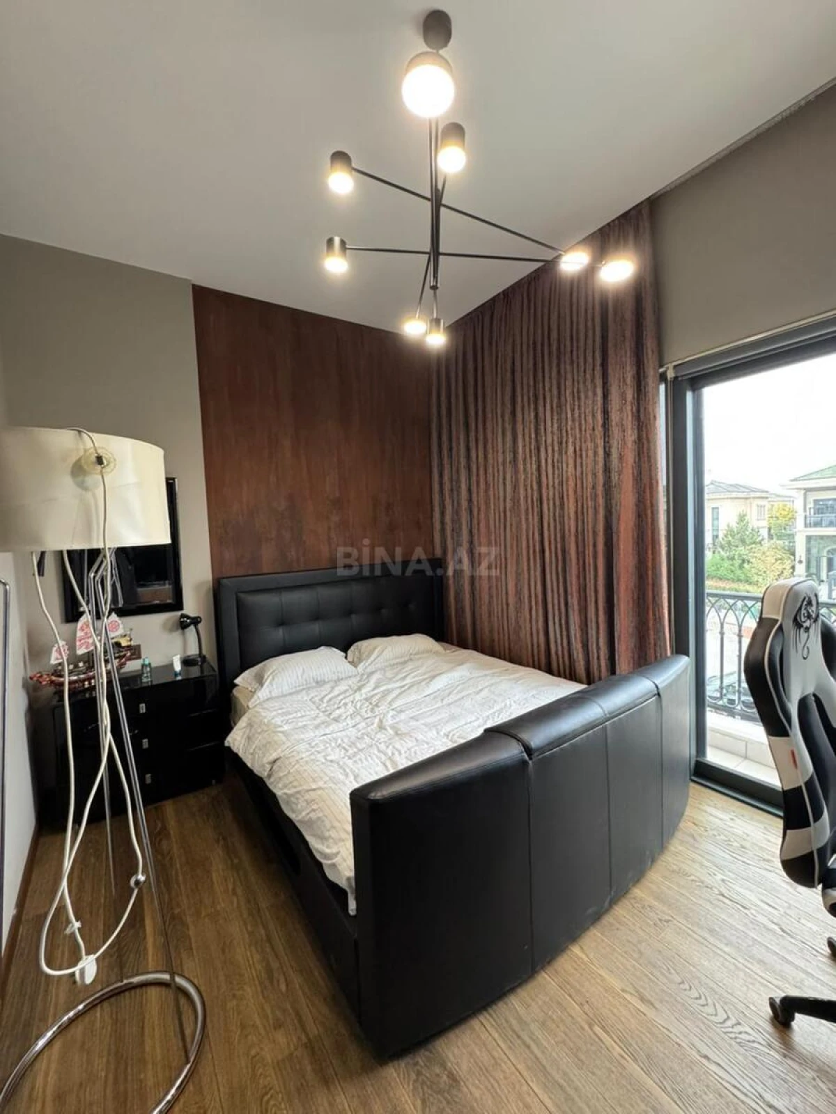 Satılır 5 otaqlı həyət evi 400 m²