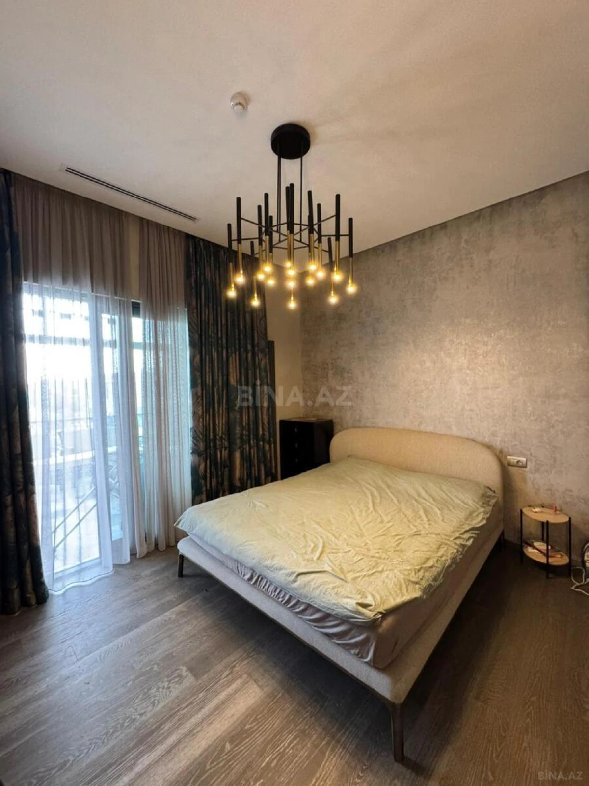 Satılır 5 otaqlı həyət evi 400 m²