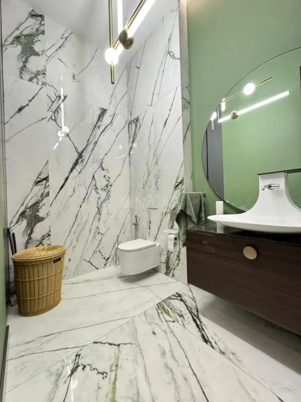 Satılır 5 otaqlı həyət evi 400 m²