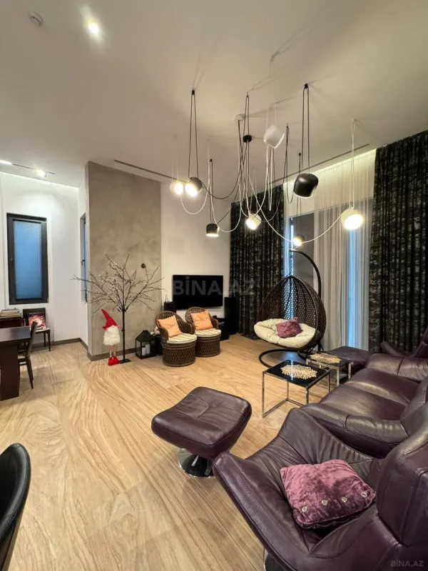 Satılır 5 otaqlı həyət evi 400 m²