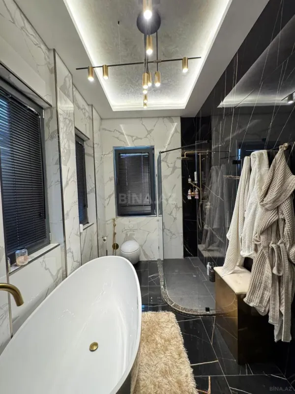 Satılır 5 otaqlı həyət evi 400 m²