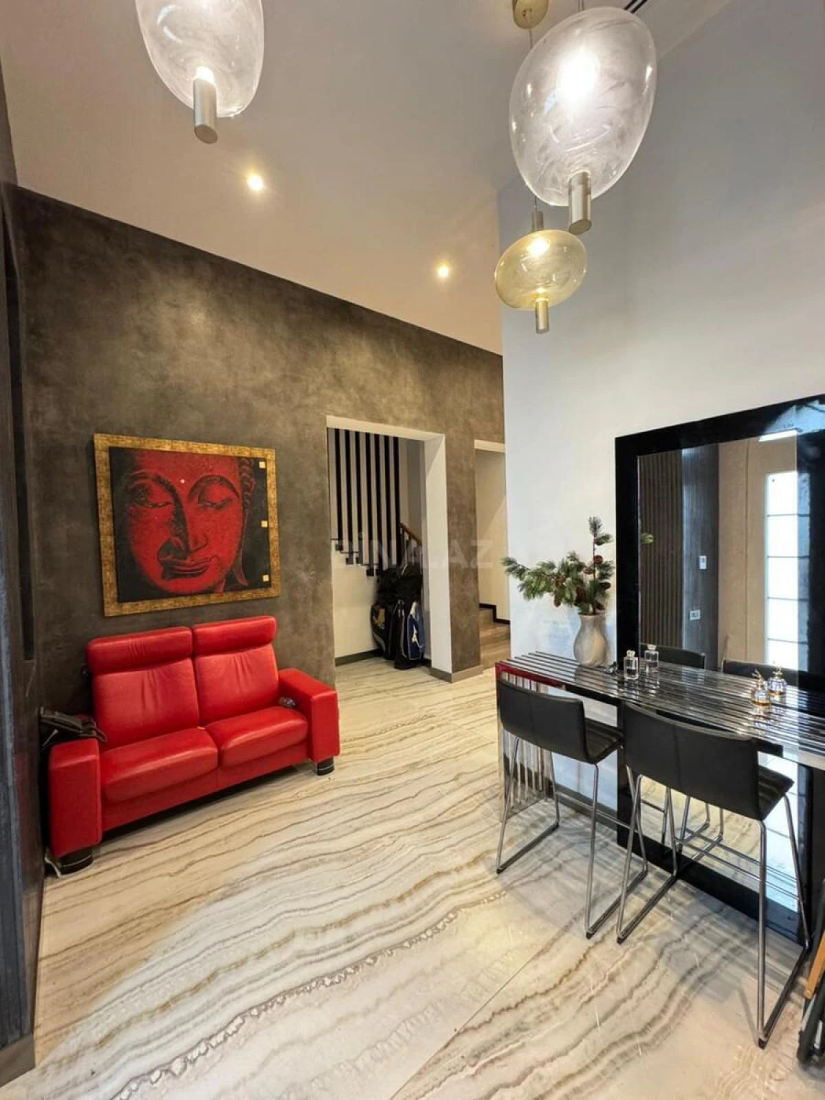 Satılır 5 otaqlı həyət evi 400 m²