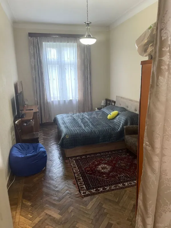 Kirayə verilir 2 otaqlı mənzil 70 m²