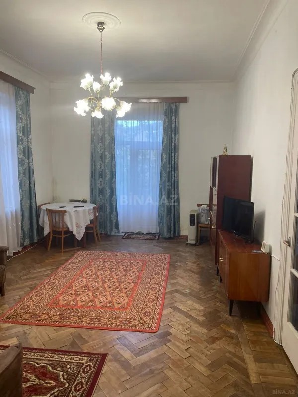 Kirayə verilir 2 otaqlı mənzil 70 m²
